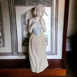 Porcelain GREENBRIAR Lady Figurine